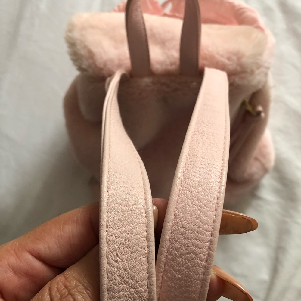 Furry Pink Back-Pack - Picture 4 of 7